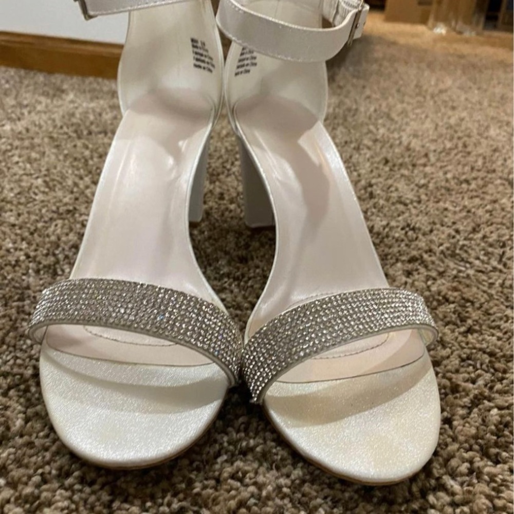Bridal Shoes Size 9 - Picture 2 of 5